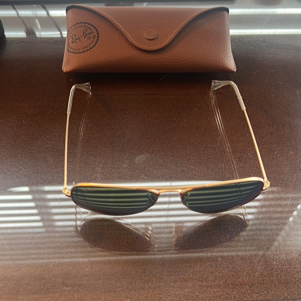 Ray-ban Aviators - Picture 3 of 6